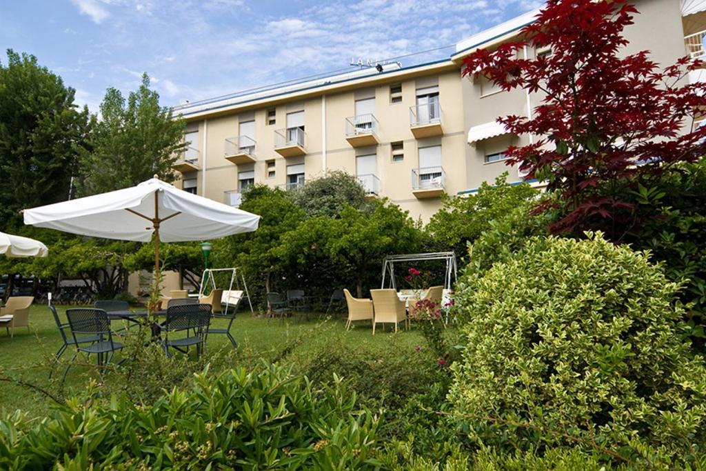 Hotel Janeiro Frontemare 리도 디 예솔로 외부 사진